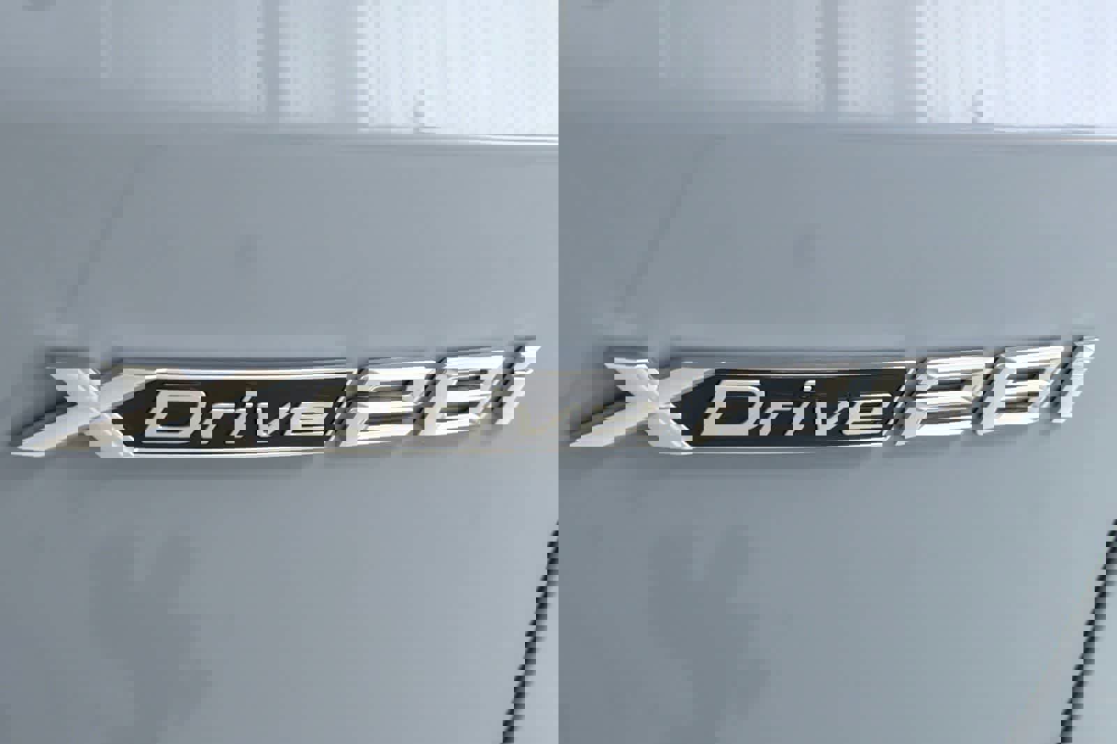 Used 2025 BMW X2 xDrive28i w/ M Sport Package image 27