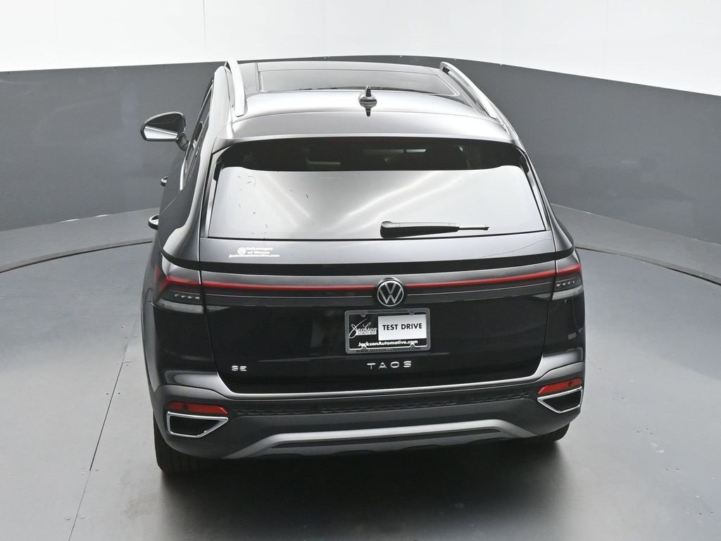 New 2025 Volkswagen Taos SE image 47