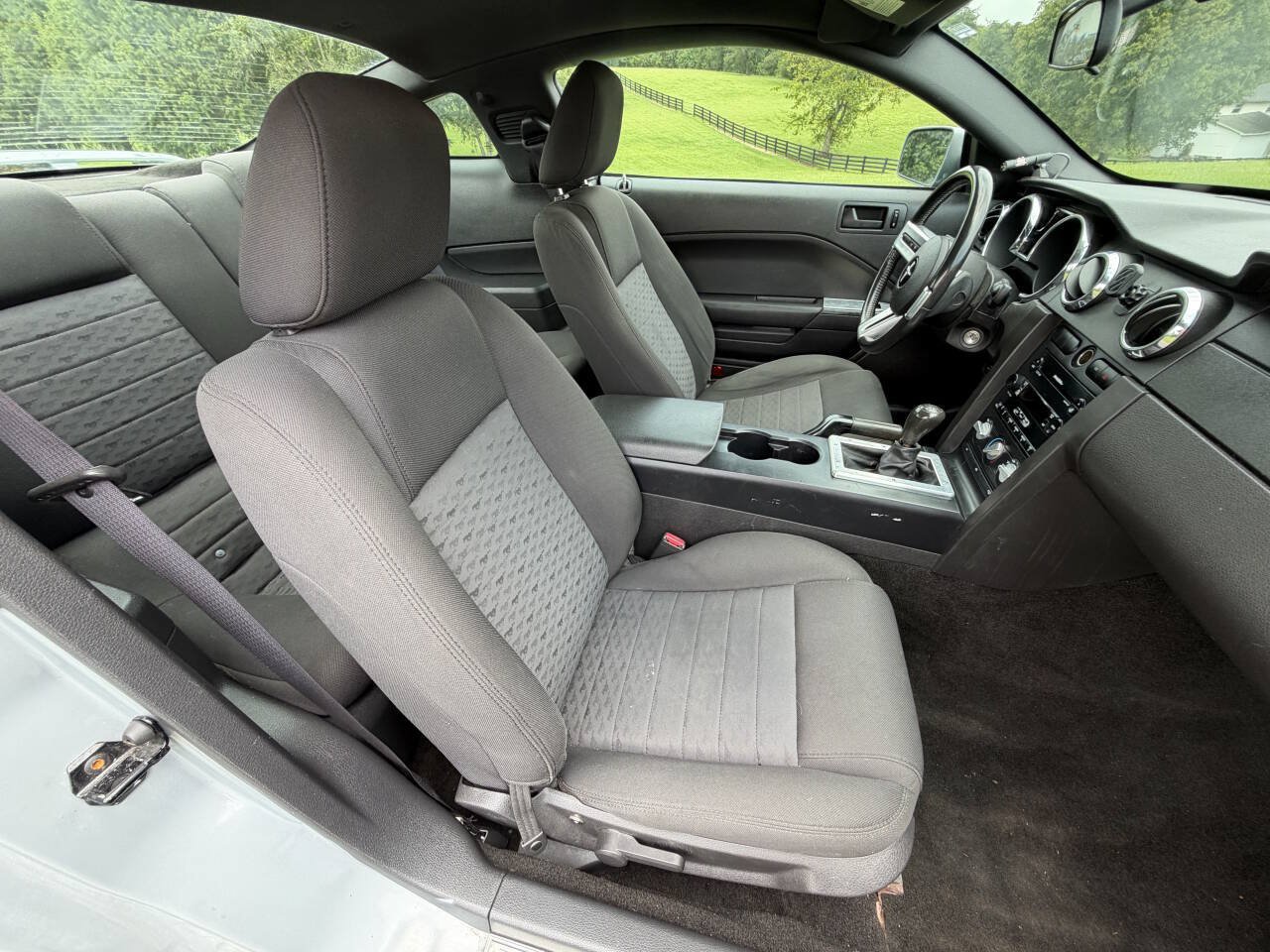 Used 2005 Ford Mustang GT Premium RWD image 33