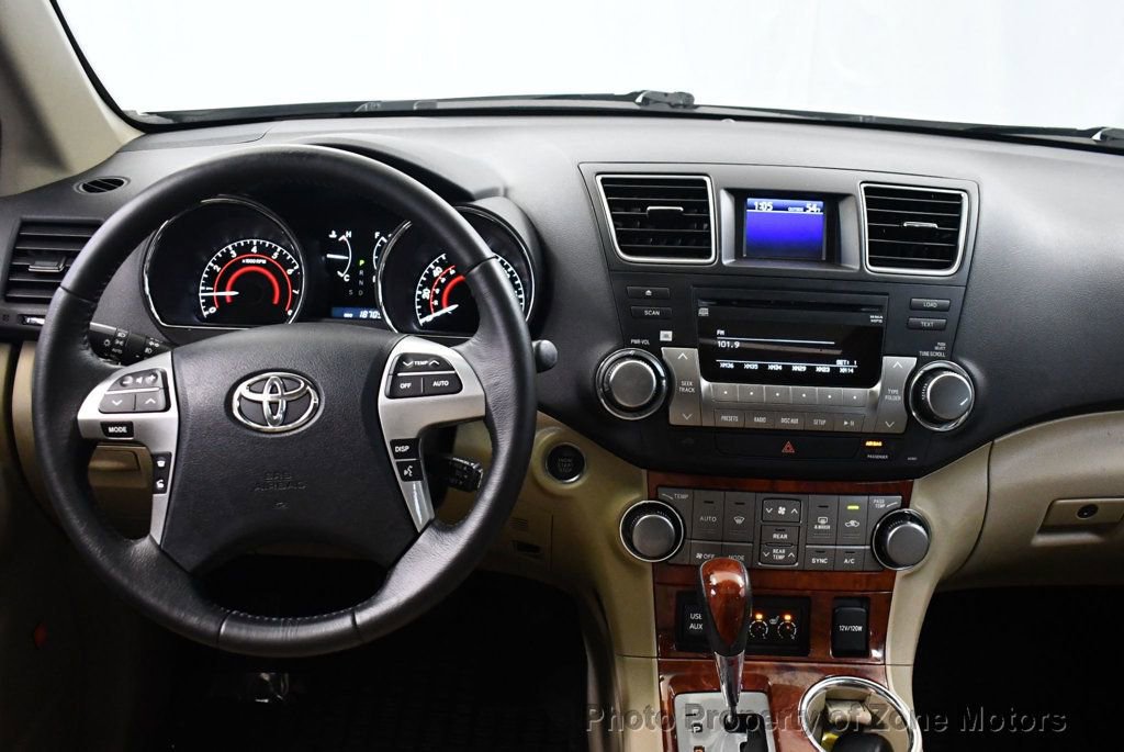 Used 2012 Toyota Highlander Limited w/ Tow Pkg image 30