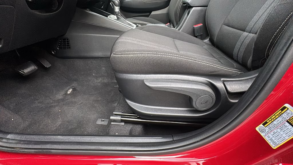 Used 2026 Hyundai Venue SEL FWD image 9