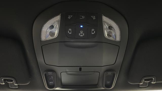 Used 2025 Chrysler Pacifica Limited image 39