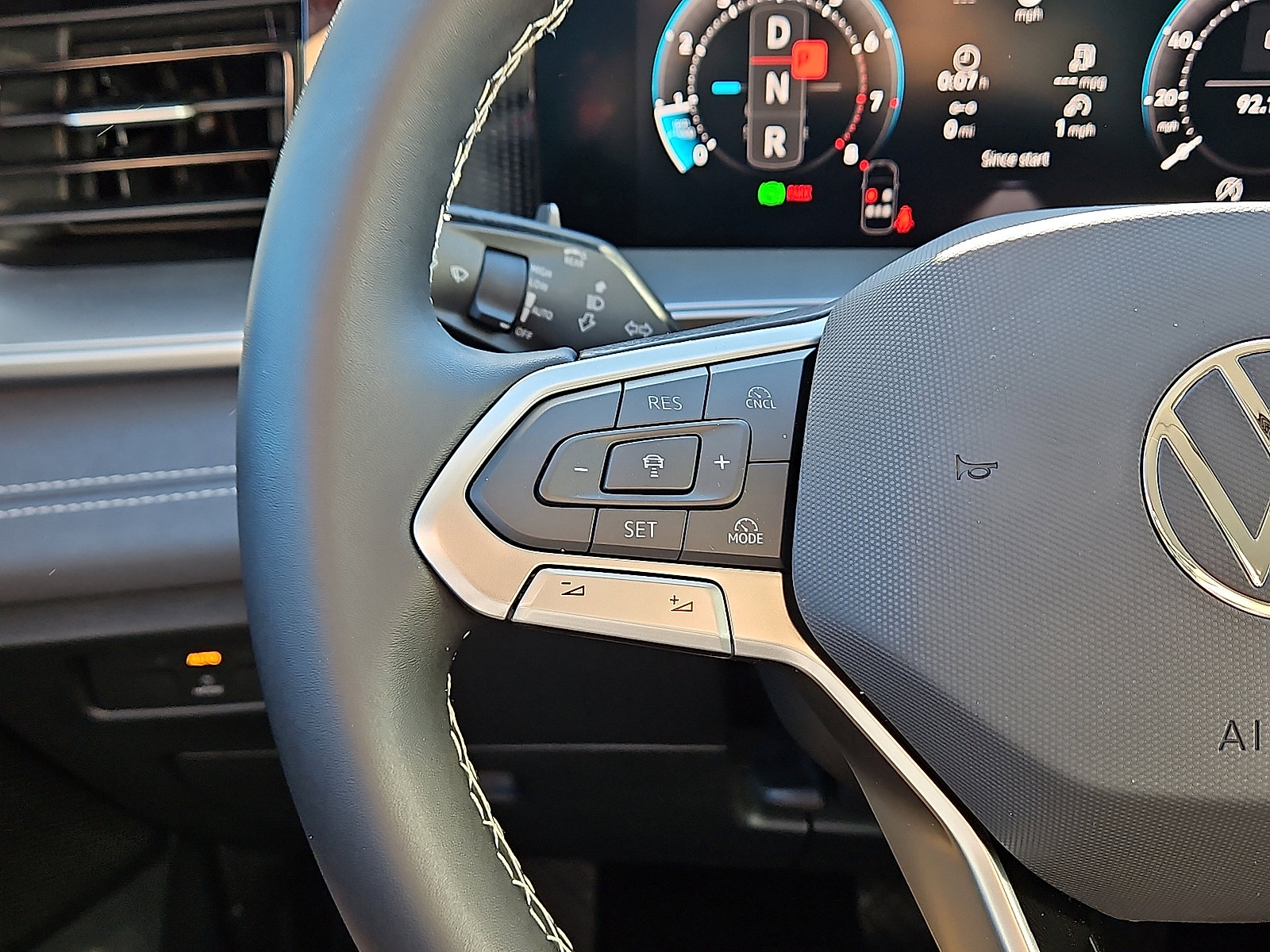 New 2026 Volkswagen Tiguan SE image 17