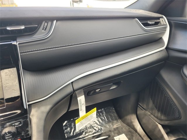 New 2025 Jeep Grand Cherokee Altitude image 25