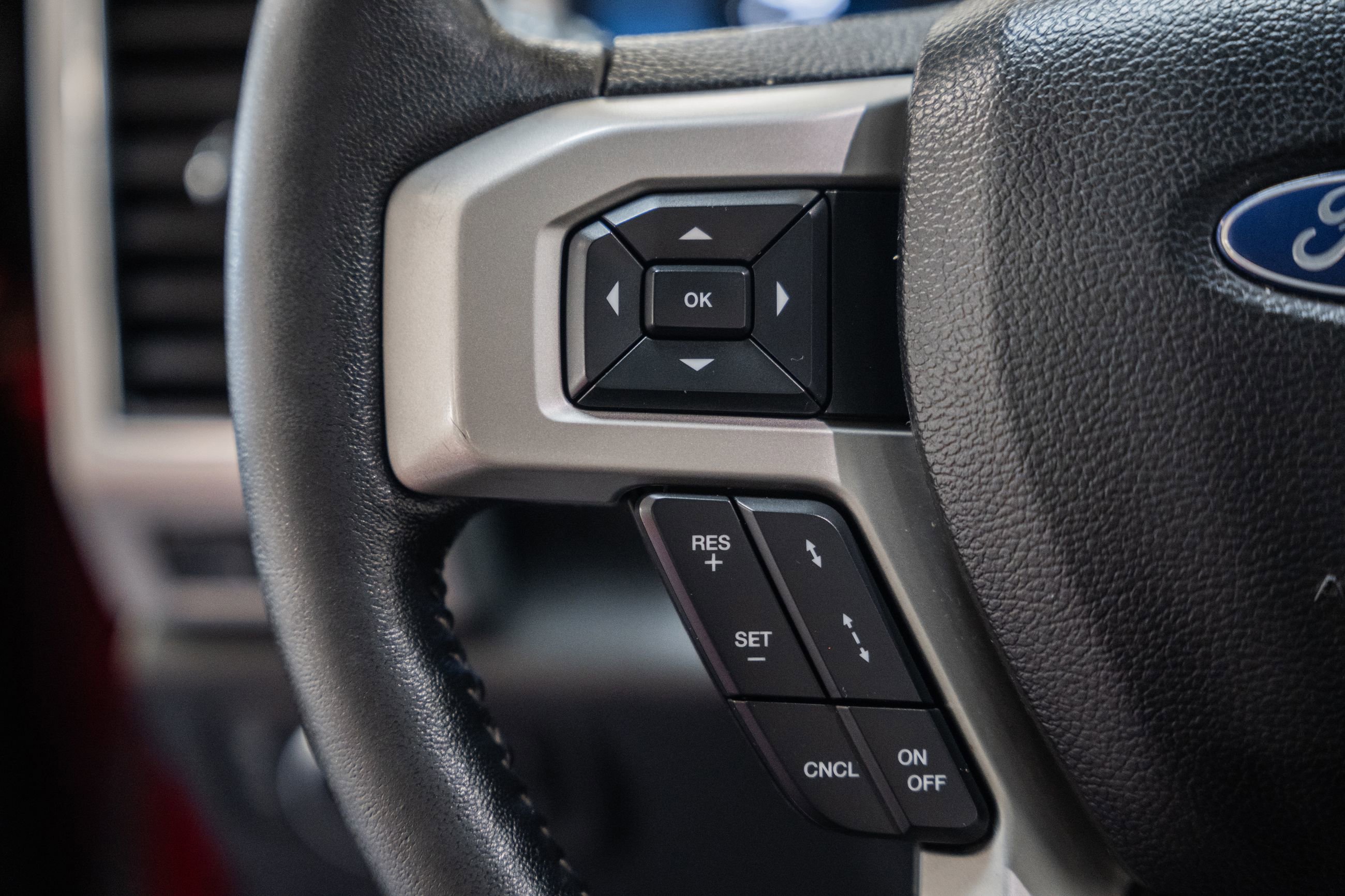 Certified 2019 Ford F150 Lariat w/ Equipment Group 502A Luxury image 38