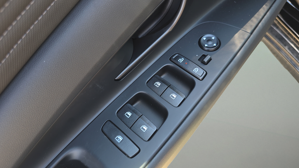 New 2026 Hyundai Elantra Sport FWD image 16