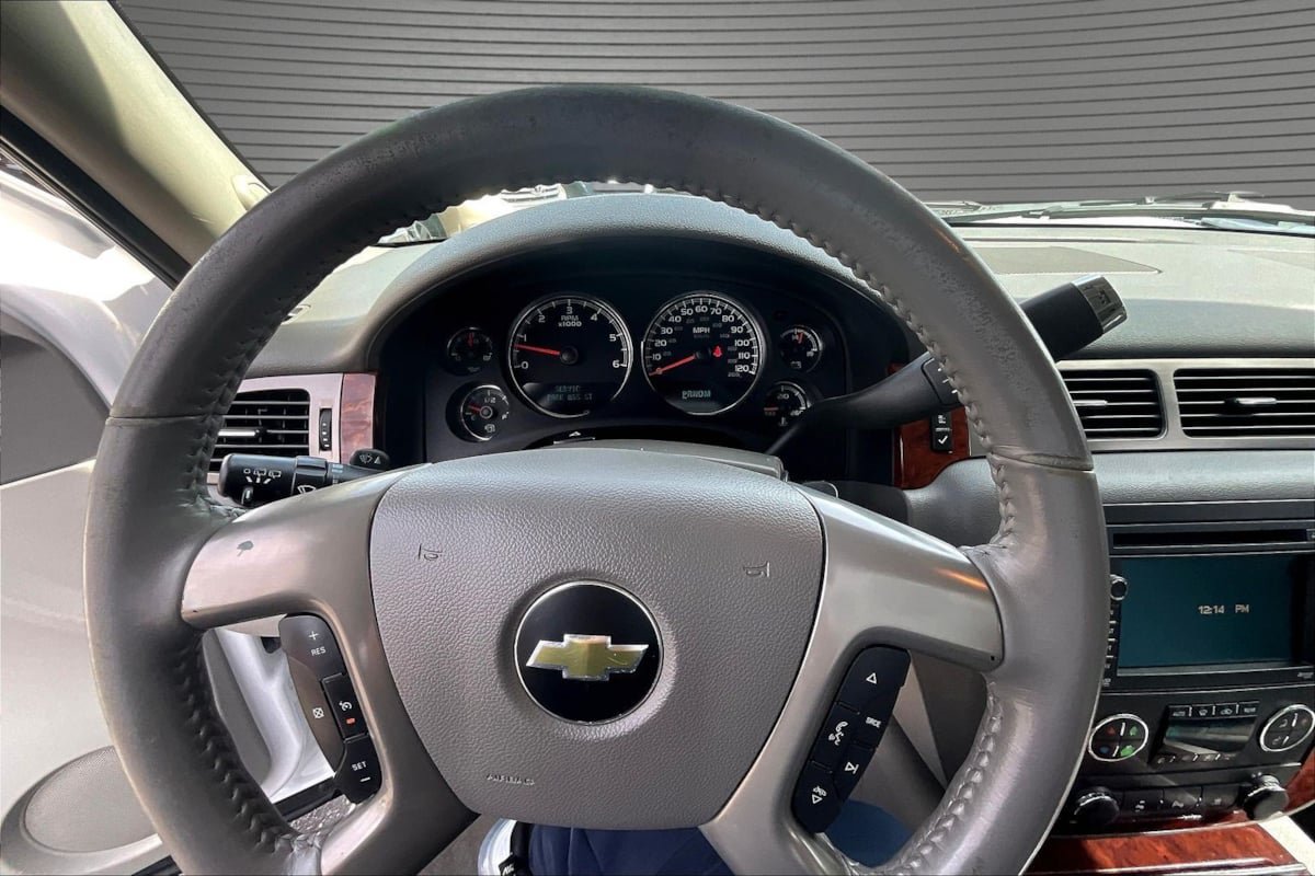 Used 2011 Chevrolet Tahoe LTZ AWD/4WD image 8