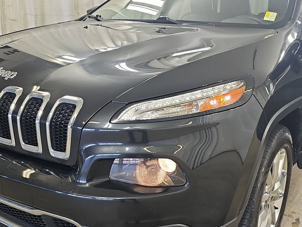 Used 2016 Jeep Cherokee Limited AWD/4WD image 37