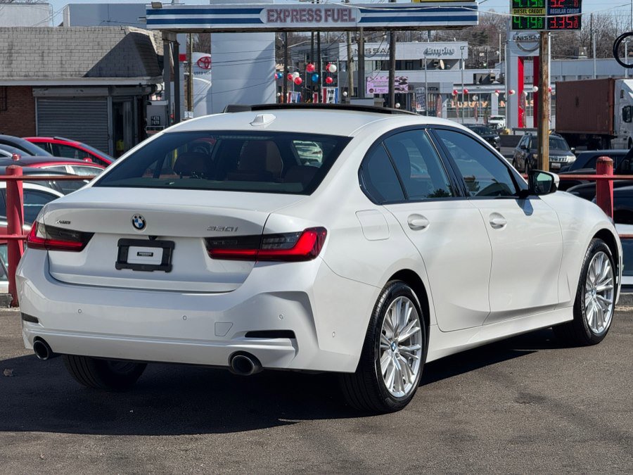 Used 2023 BMW 330i xDrive Sedan w/ Premium Package AWD/4WD image 12
