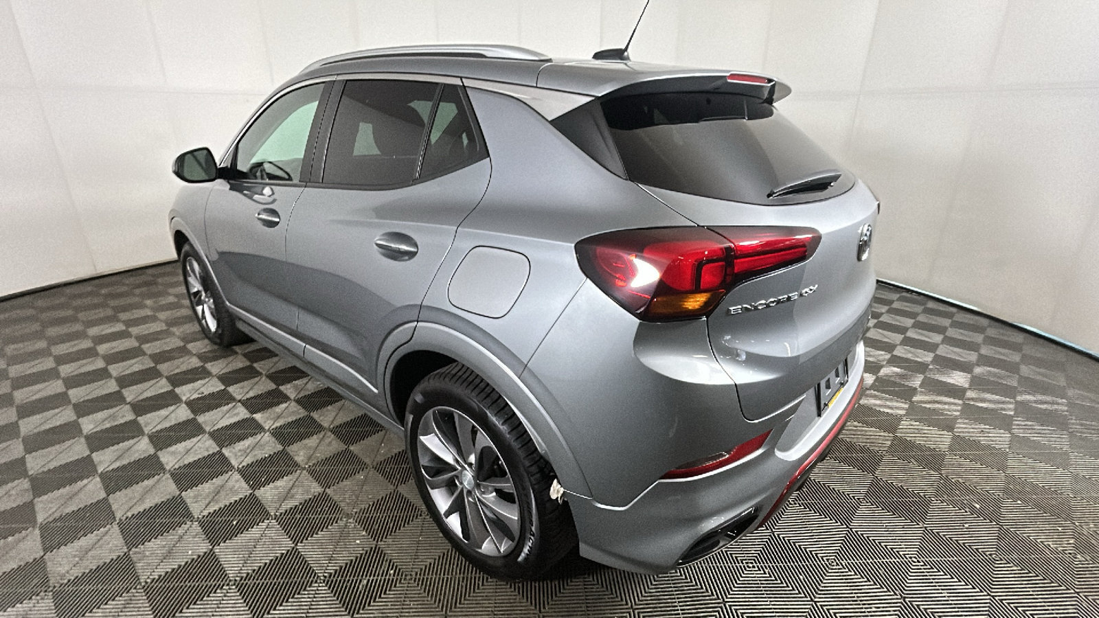 Used 2023 Buick Encore GX Select w/ Sport Touring Package FWD image 5