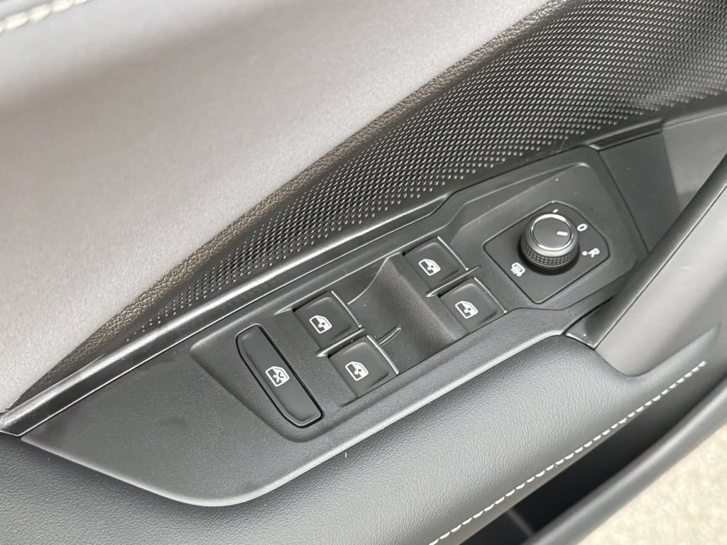 New 2026 Volkswagen Tiguan SE FWD image 23