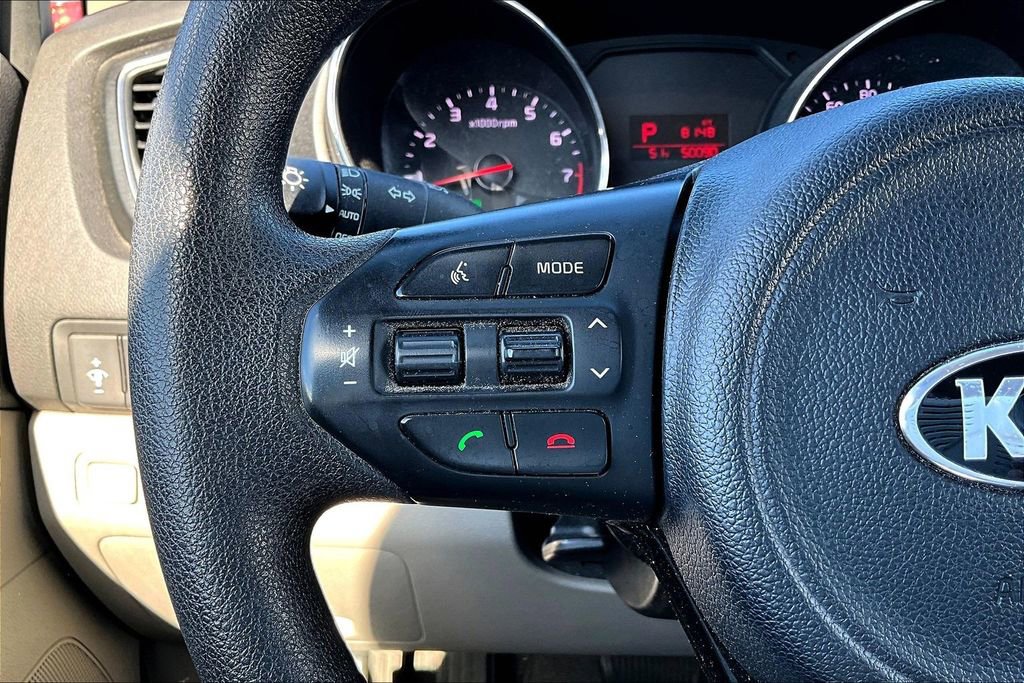 Used 2017 Kia Sedona LX FWD image 11