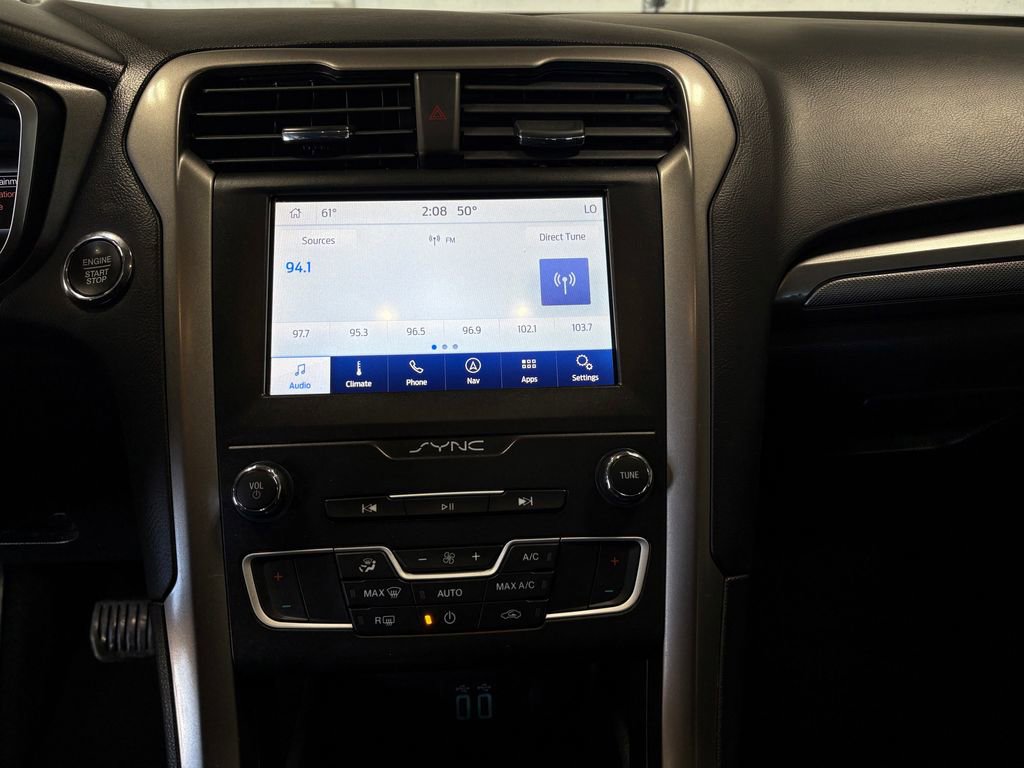 Used 2020 Ford Fusion SE image 23