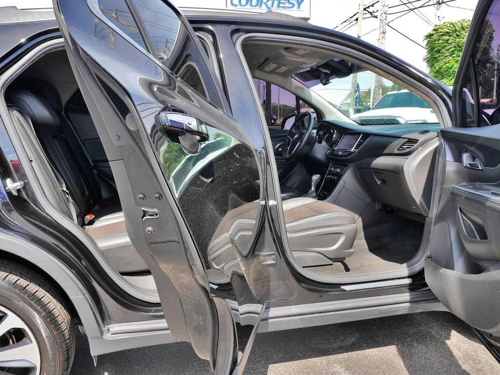 Used 2021 Buick Encore Preferred FWD image 10