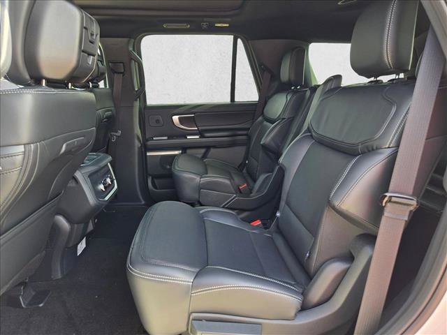 New 2027 Ford Expedition Platinum w/ Stealth Performance Package AWD/4WD image 16
