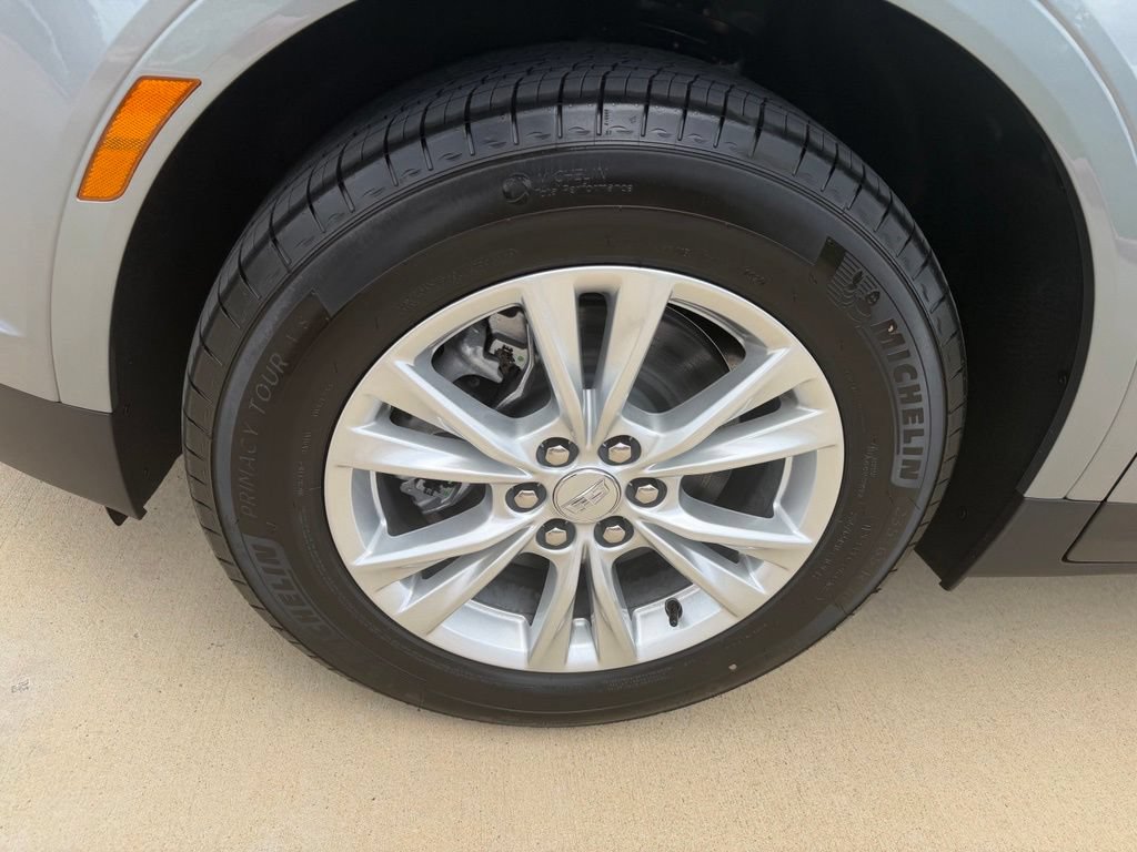 New 2026 Cadillac XT5 Luxury w/ LPO, Floor Liner Package AWD/4WD image 11