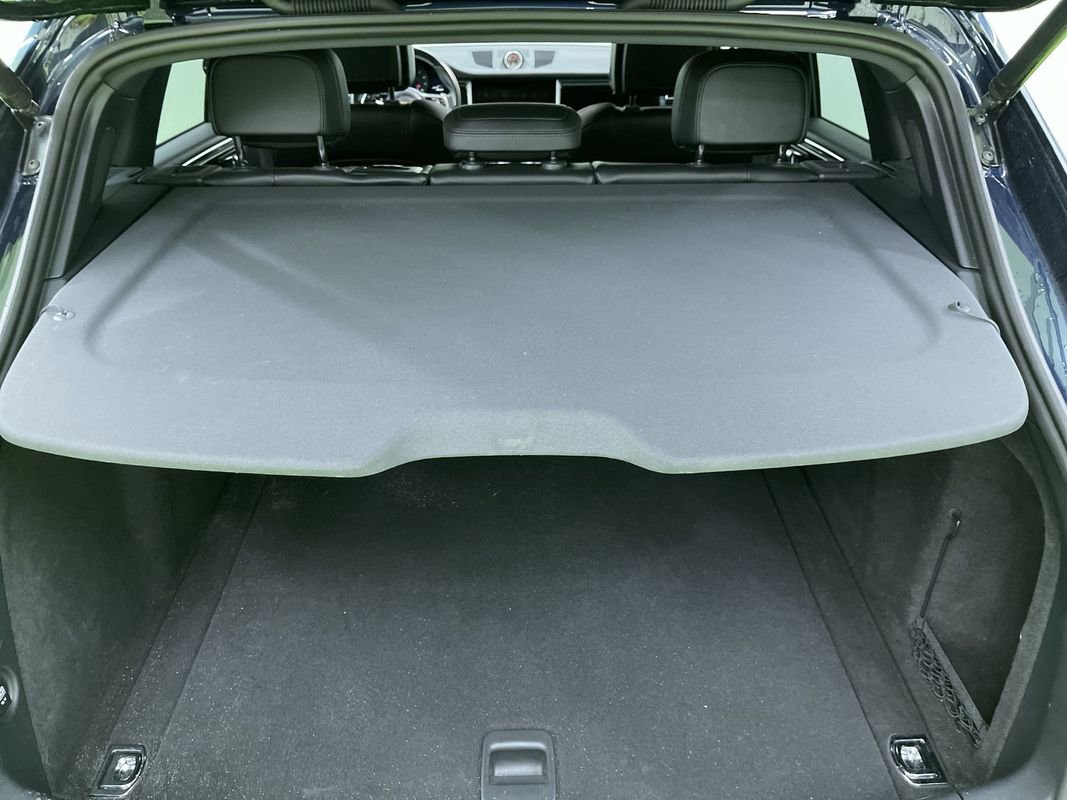 Used 2020 Porsche Macan image 27