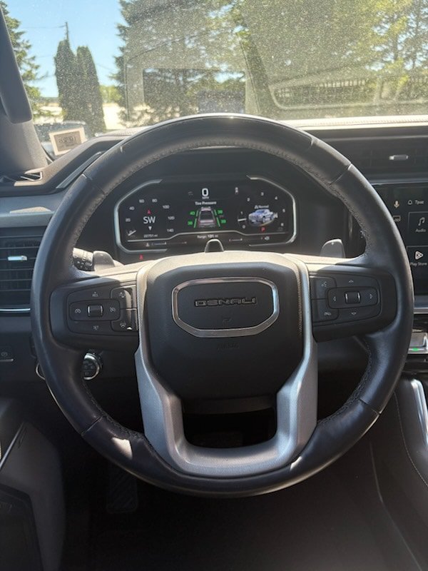 Used 2023 GMC Sierra 1500 Denali w/ Technology Package AWD/4WD image 11