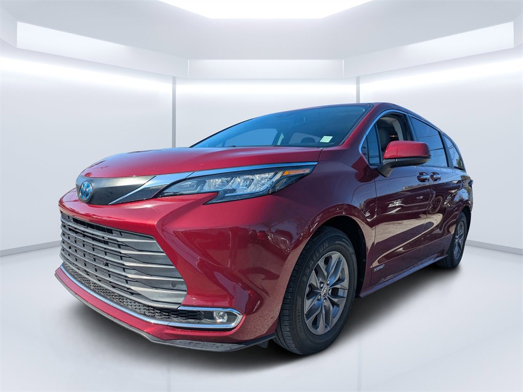 Used 2021 Toyota Sienna XLE w/ XLE Plus Package image 7