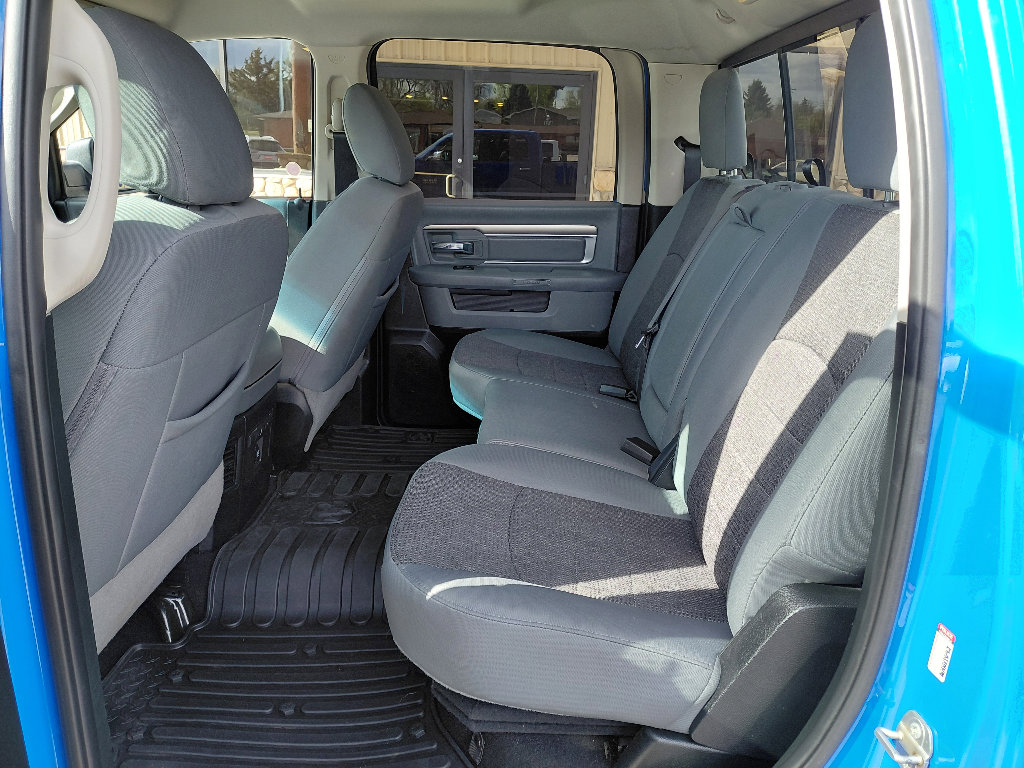 Used 2018 RAM 1500 SLT AWD/4WD image 9