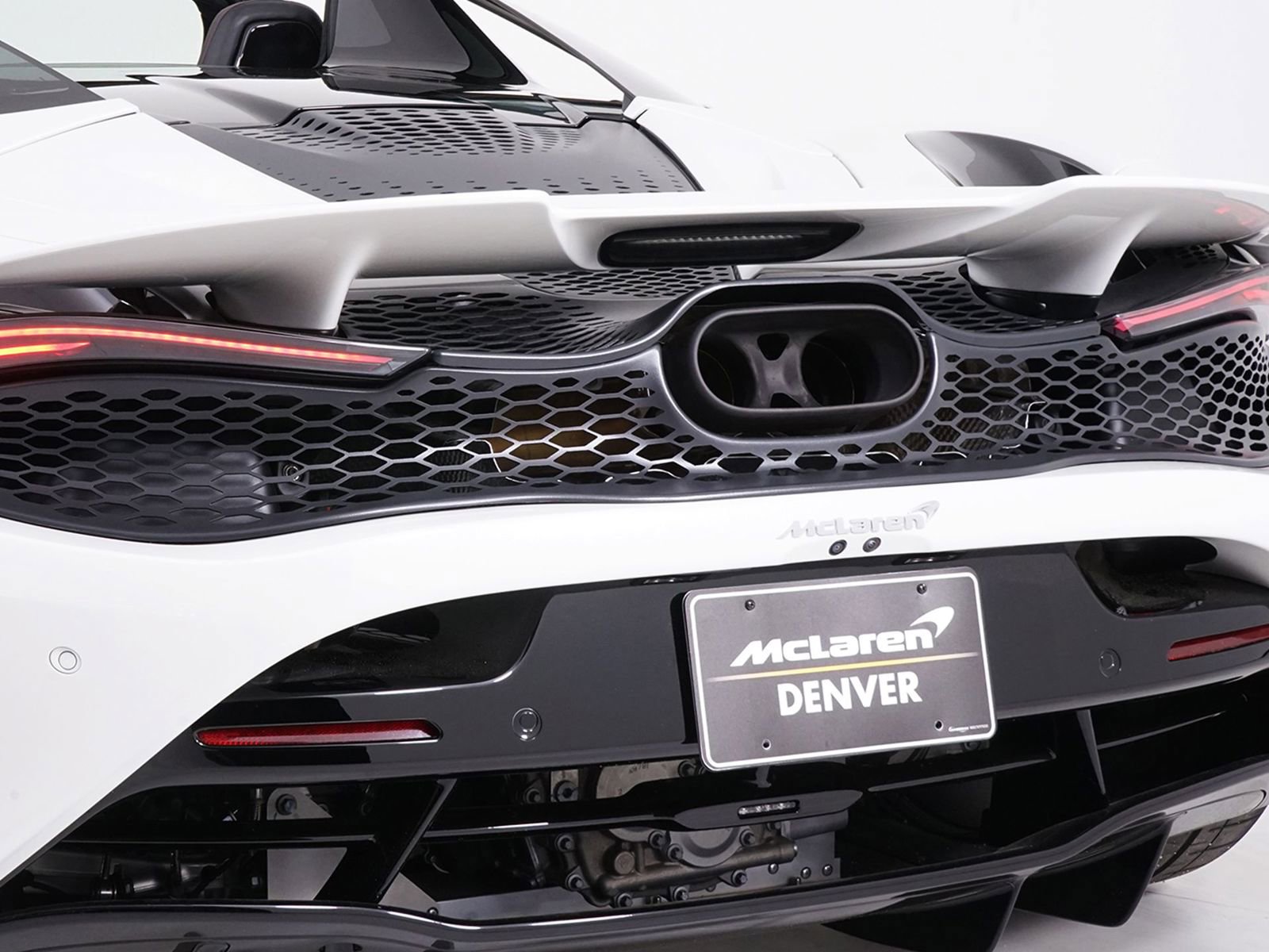 Used 2024 McLaren 750S Spider RWD image 21