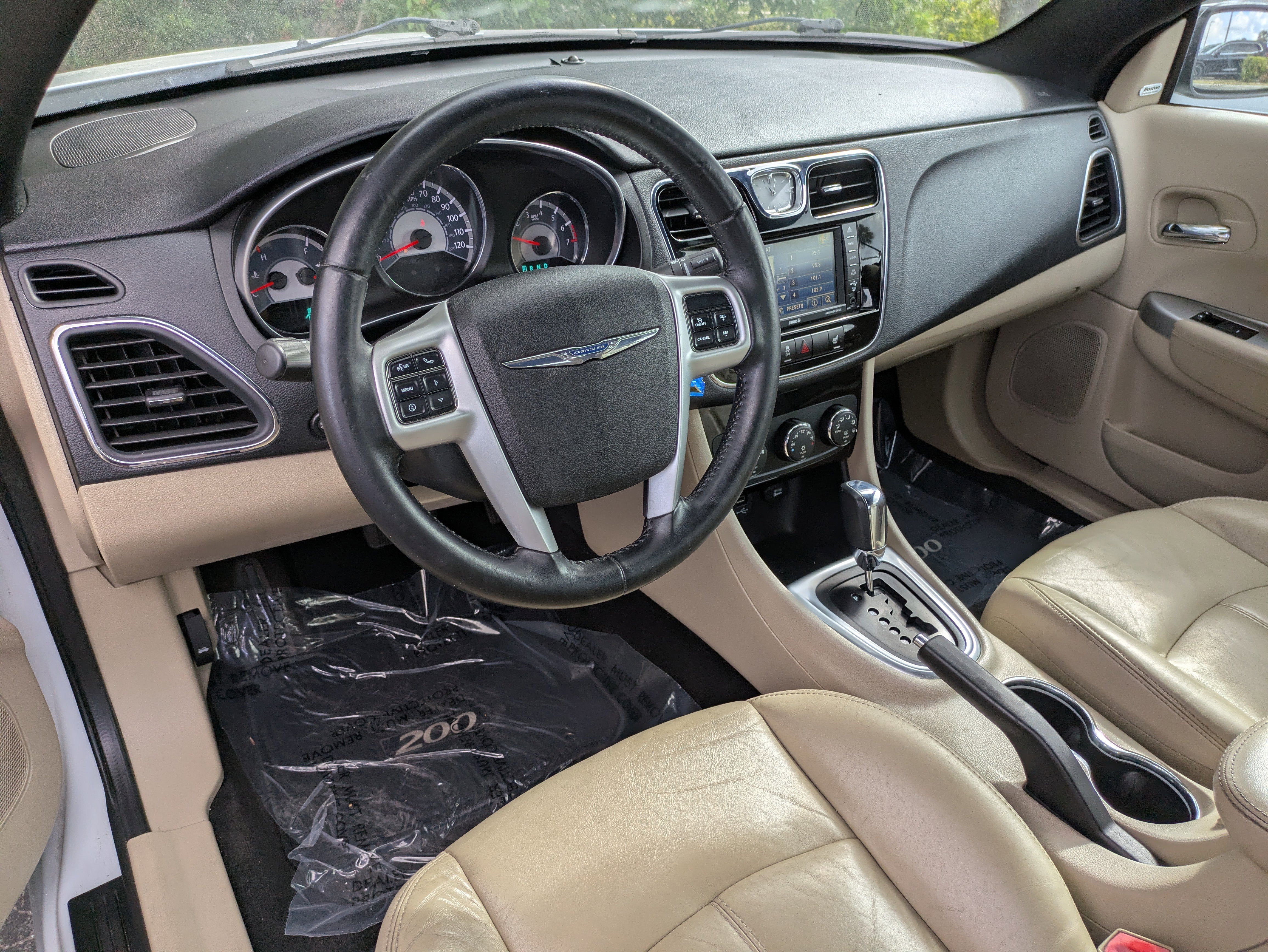Used 2011 Chrysler 200 Limited image 18