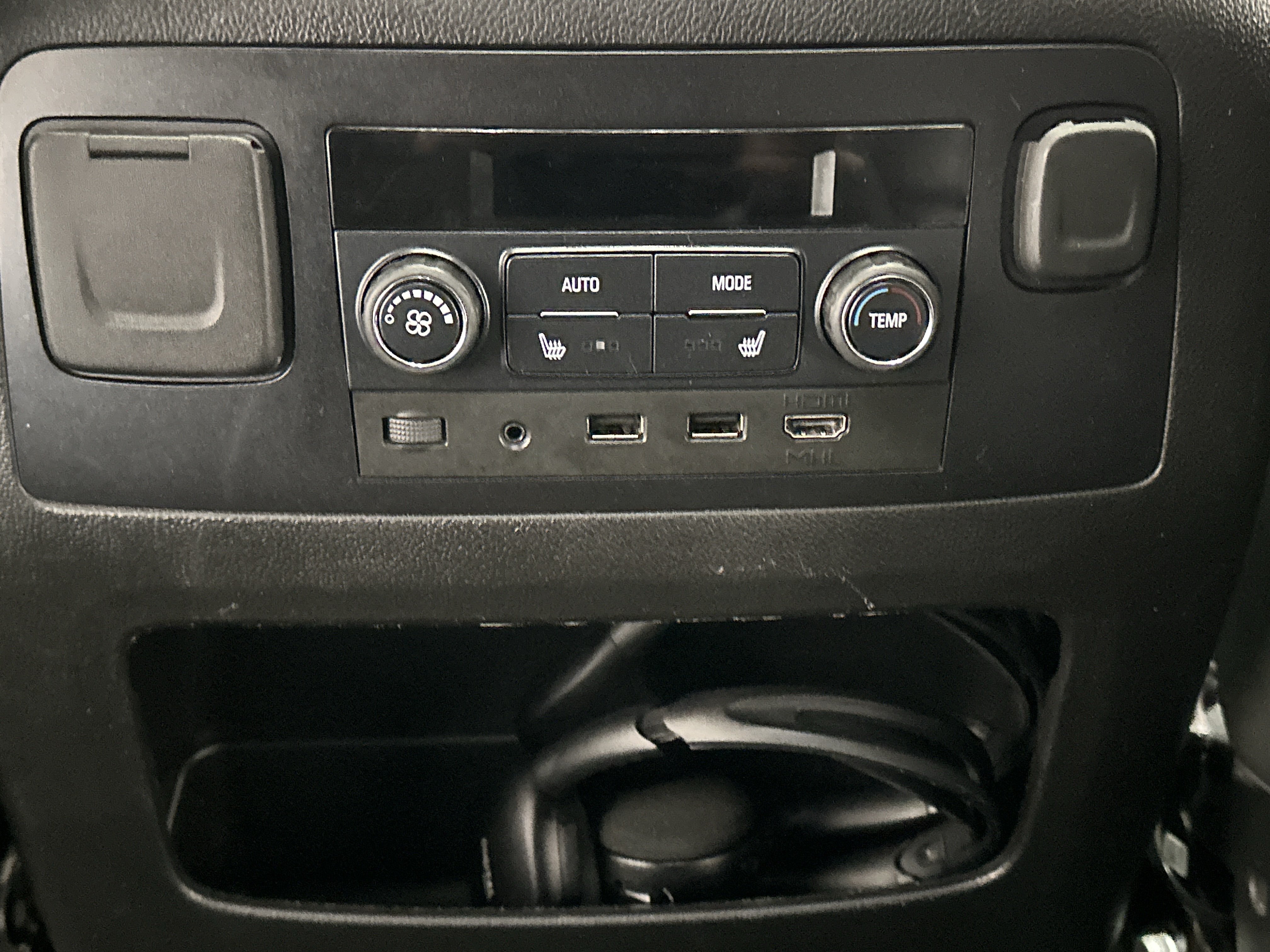 Used 2018 Chevrolet Tahoe LT w/ LT Signature Package AWD/4WD image 27