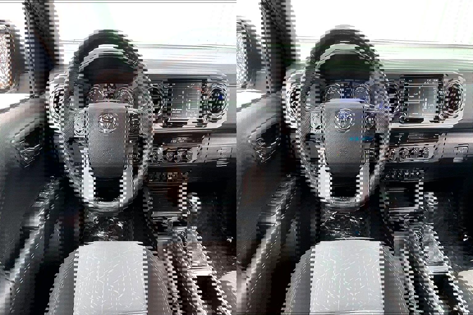 Used 2023 Toyota Tacoma TRD Off-Road image 6