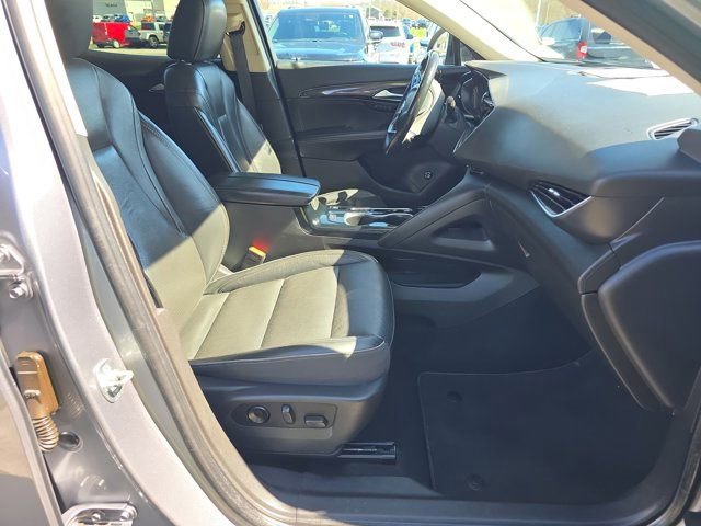 Used 2021 Buick Envision Essence w/ Sport Touring Package FWD image 19