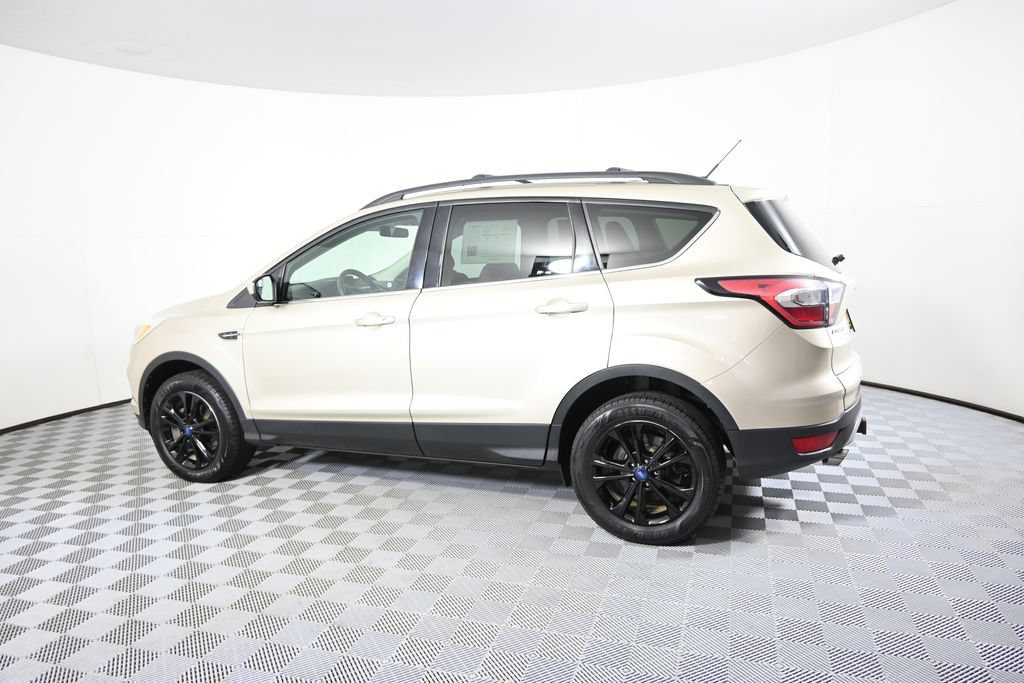 Used 2018 Ford Escape SE AWD/4WD image 3