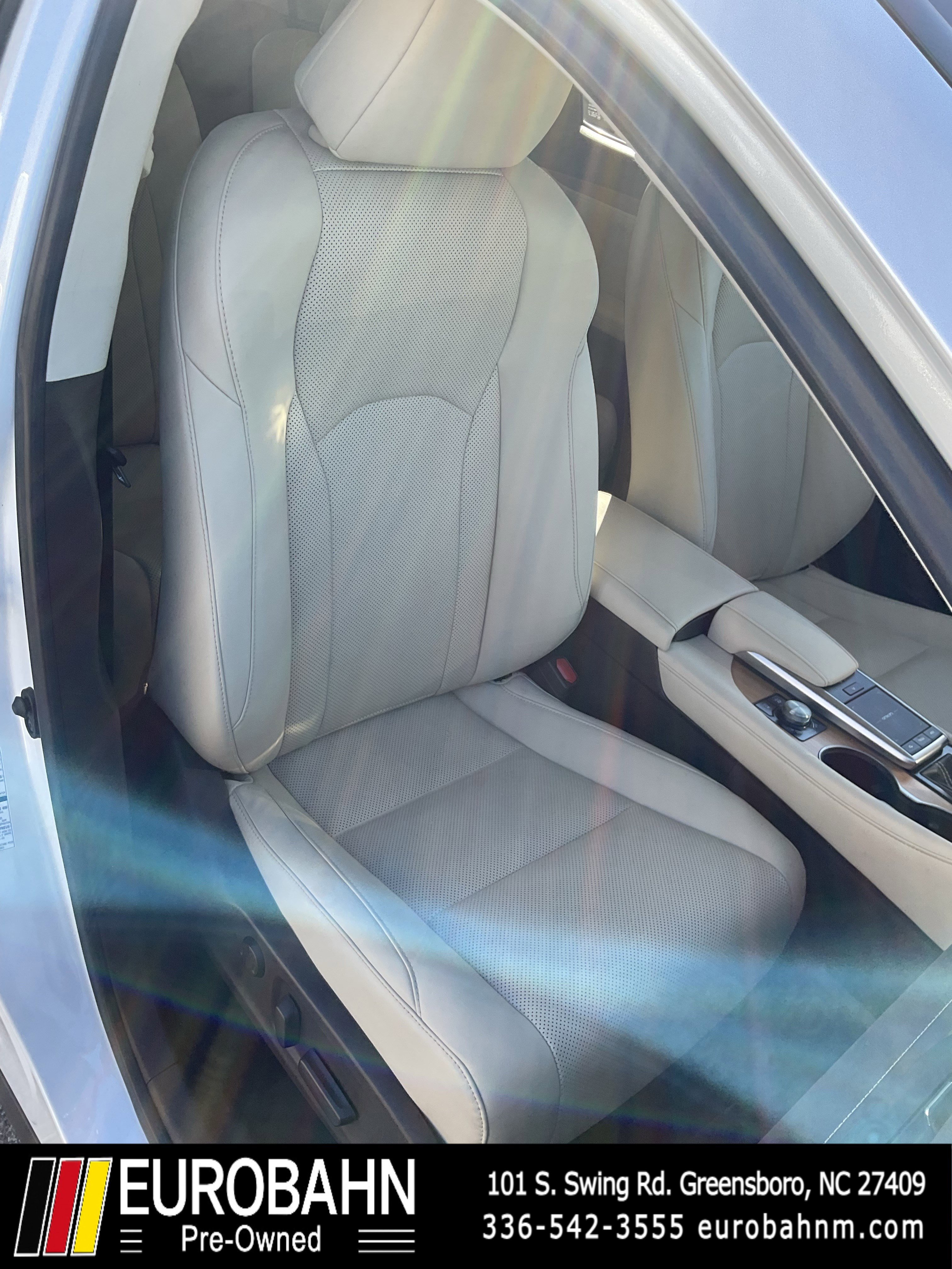 Used 2020 Lexus RX 450hL AWD w/ Premium Package image 16