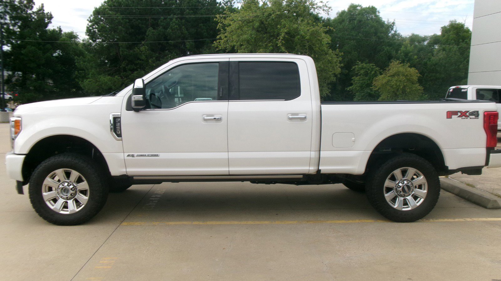 Used 2019 Ford F250 Platinum w/ Platinum Ultimate Package AWD/4WD image 3