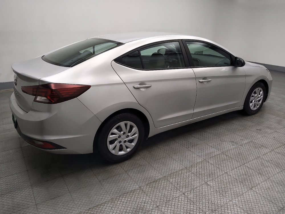 Used 2019 Hyundai Elantra SE FWD image 10