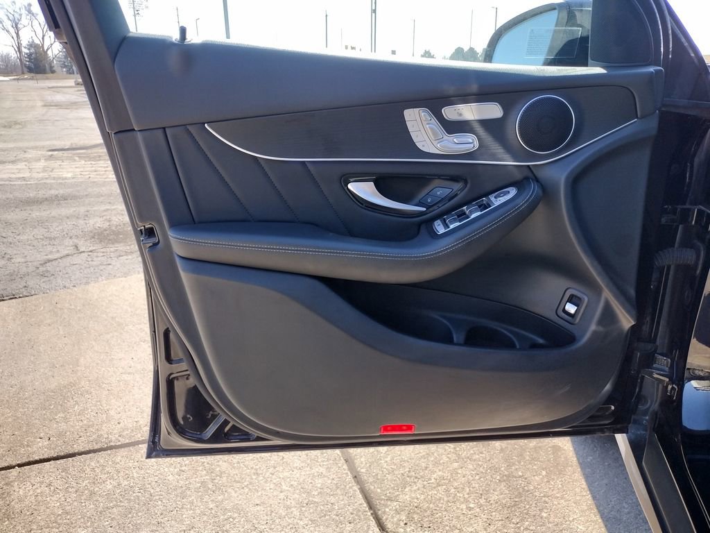 Used 2022 Mercedes-Benz GLC 300 GLC 300 image 29