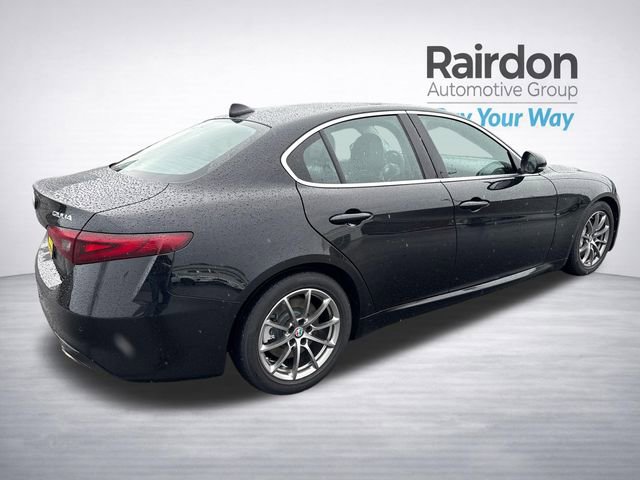 Used 2019 Alfa Romeo Giulia Base w/ Cold Weather Package image 9