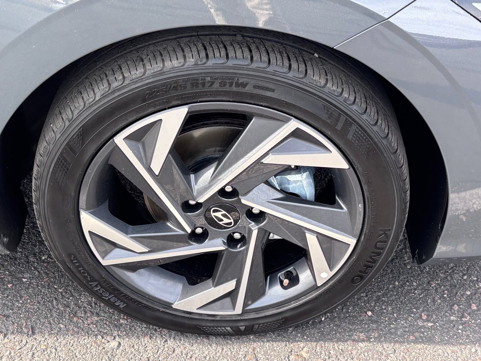 Used 2025 Hyundai Elantra Sport FWD image 11