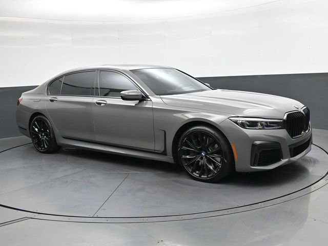 Used 2022 BMW 750i xDrive w/ Executive Package image 2