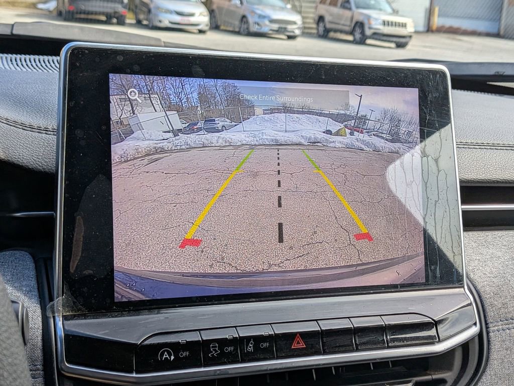 Used 2023 Jeep Compass Sport image 17