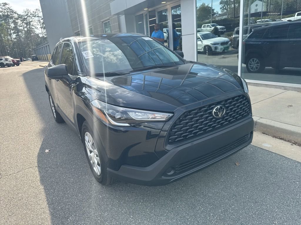 Used 2024 Toyota Corolla Cross L image 16