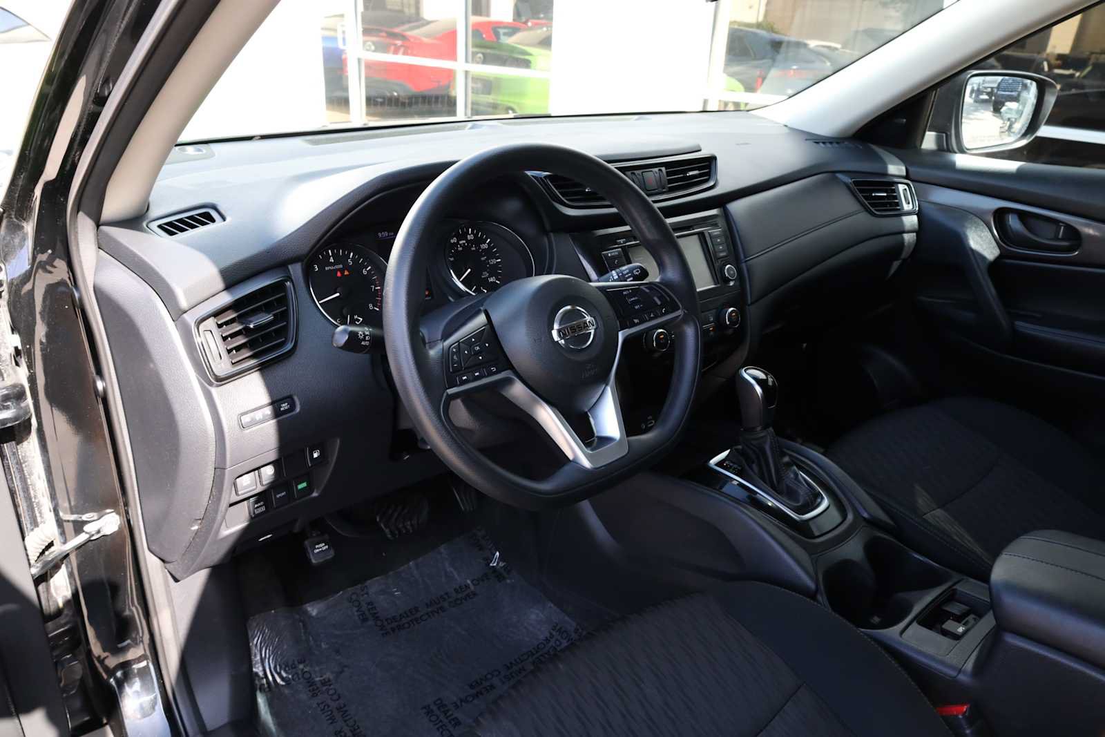 Used 2019 Nissan Rogue S AWD/4WD image 2