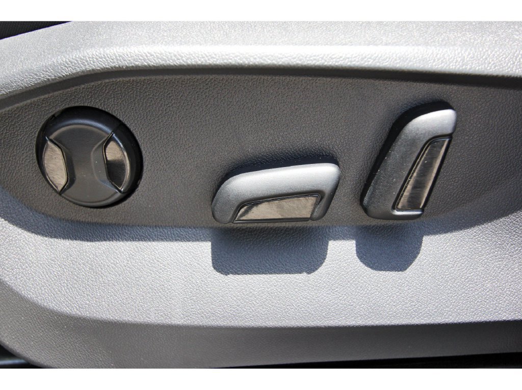 Used 2023 Volkswagen Tiguan SE R-Line FWD image 36