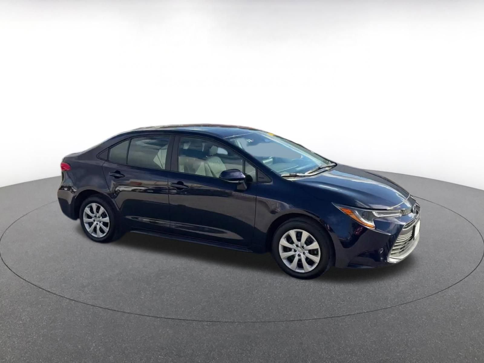 Used 2025 Toyota Corolla LE video 2