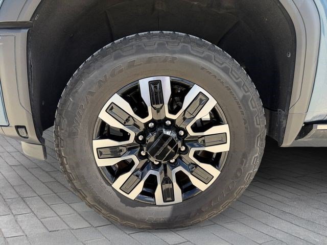 Used 2024 GMC Sierra 2500 Denali Ultimate AWD/4WD image 9