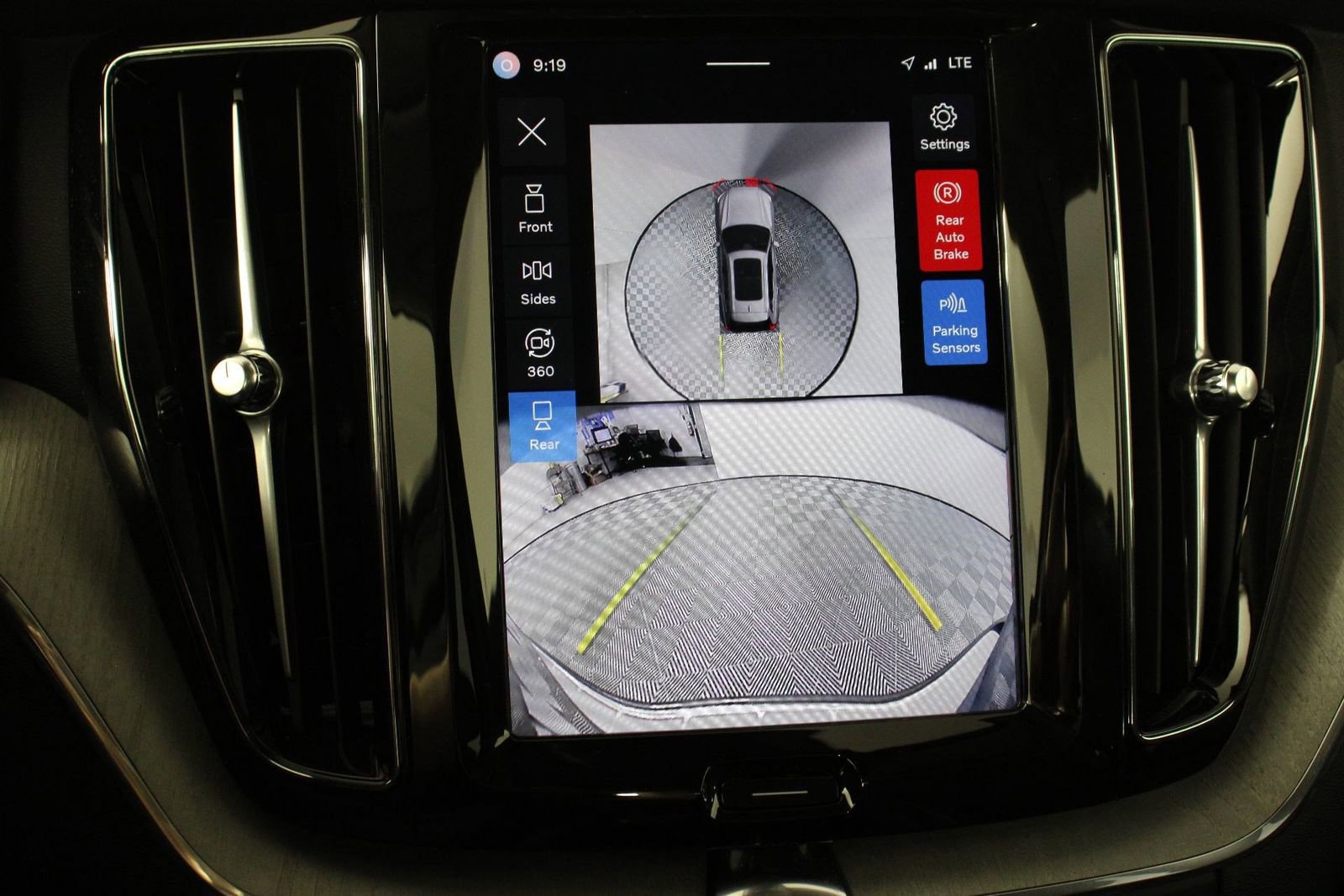 Certified 2025 Volvo XC60 T8 Plus w/ Protection Package Premier image 13