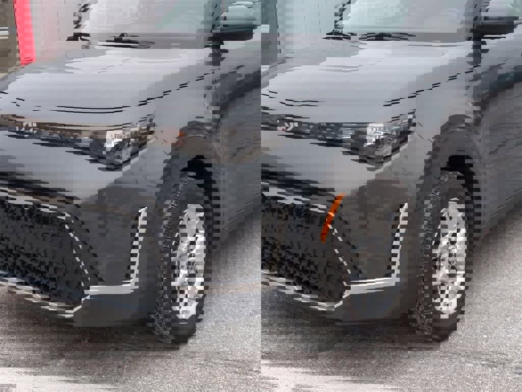 Used 2023 Kia Soul LX w/ Option Group 015 image 3