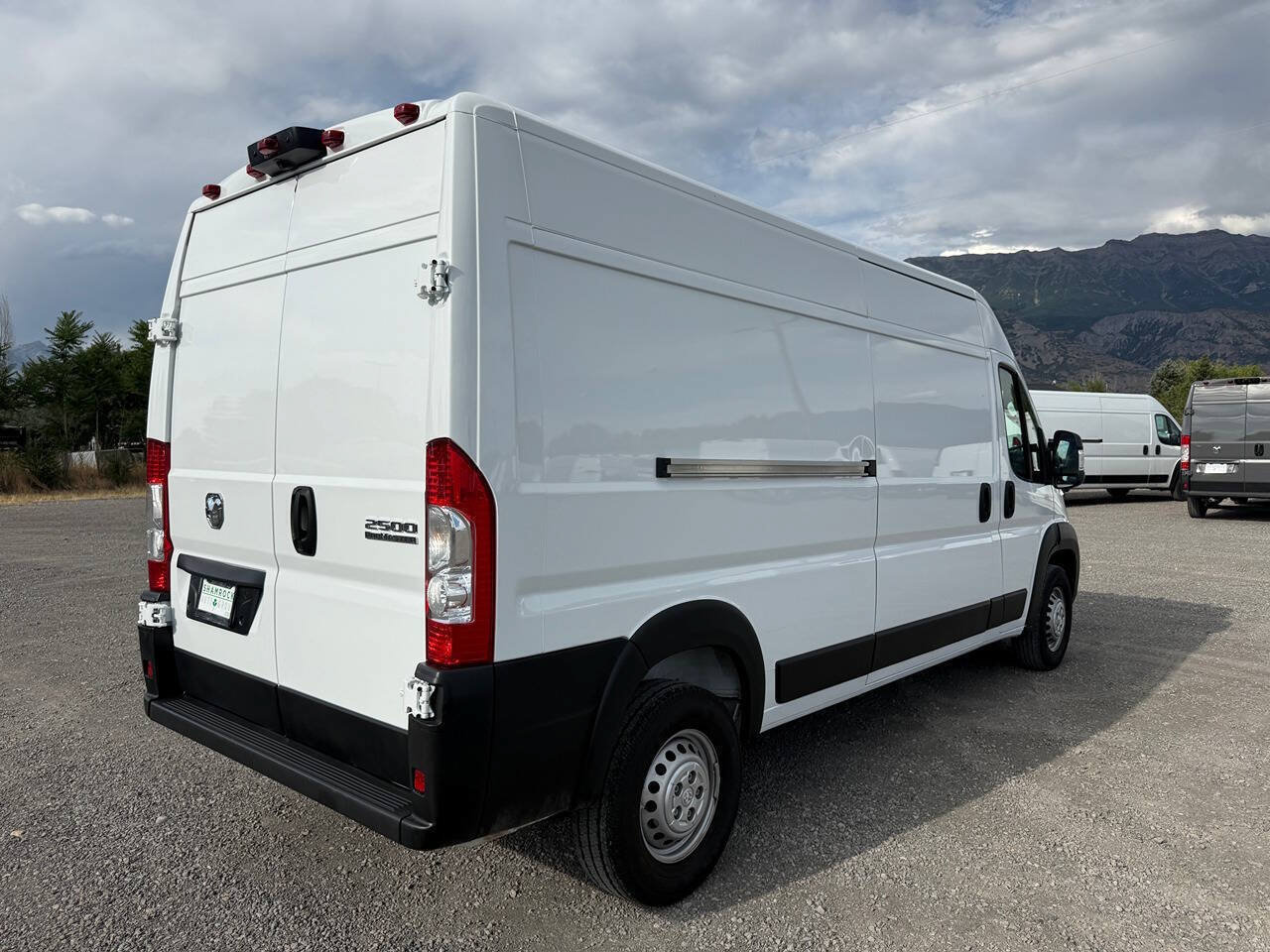 Used 2025 RAM ProMaster 2500 w/ Convenience Group FWD image 3