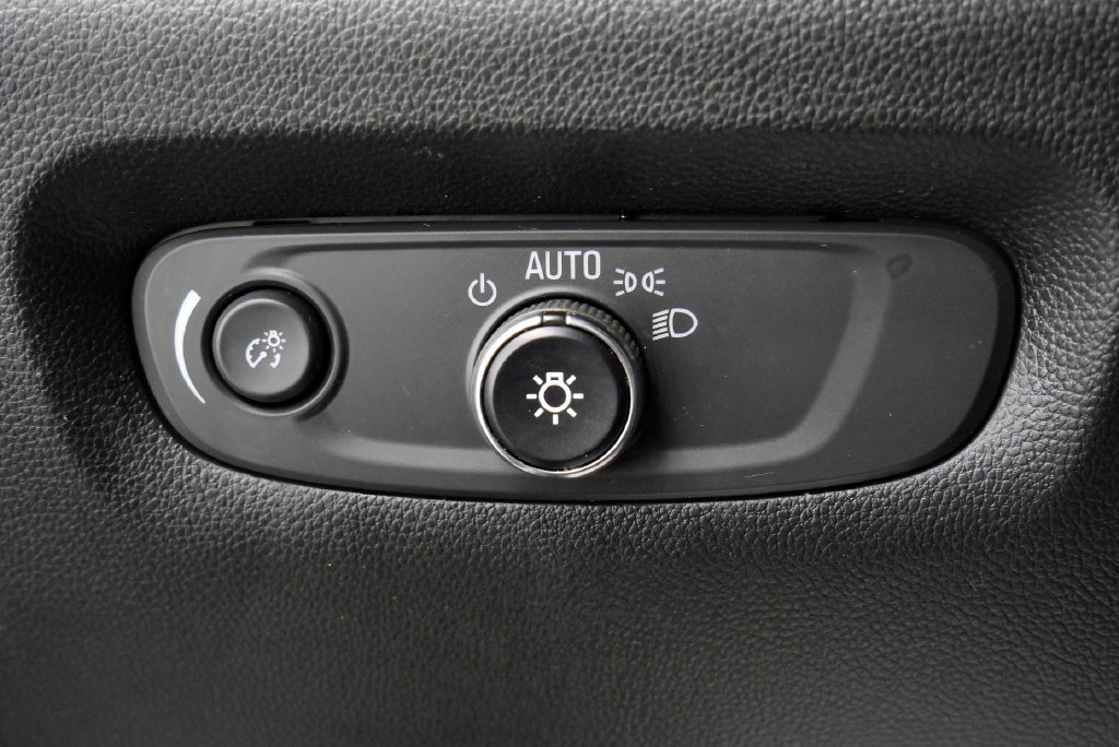 Used 2023 Chevrolet Traverse LT w/ LPO, Floor Liner Package AWD/4WD image 26