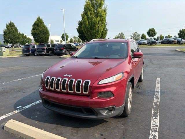 Used 2017 Jeep Cherokee Latitude w/ Safety/Convenience Group FWD image 2