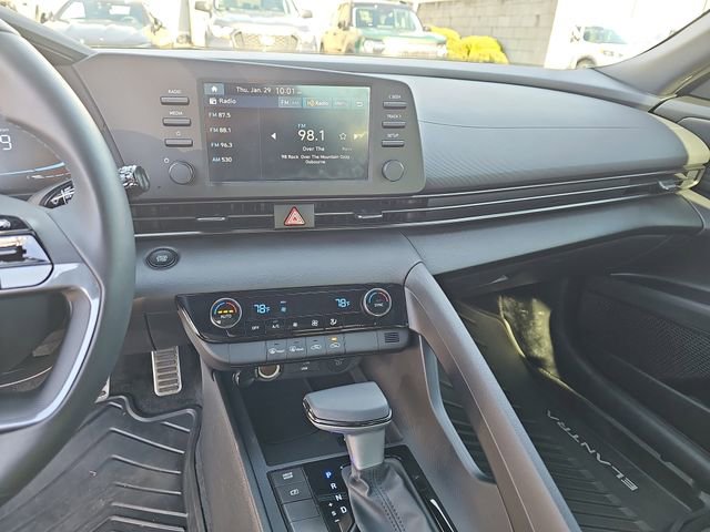 Used 2025 Hyundai Elantra Sport image 21