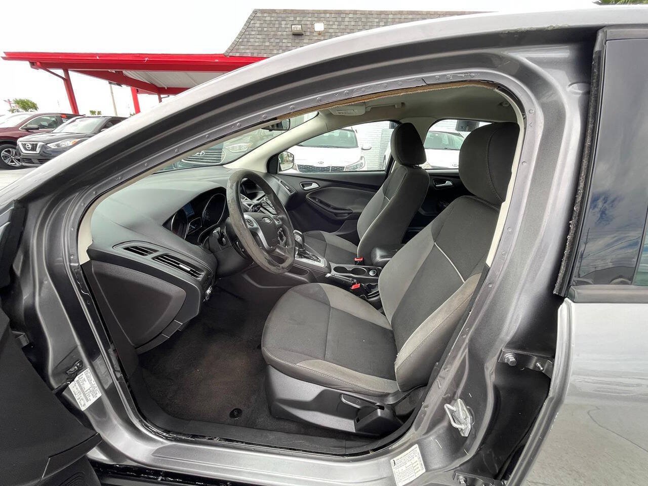 Used 2014 Ford Focus SE FWD image 8